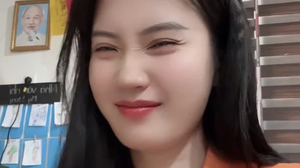 Sáng bừng cả khung hình, cô giáo mầm non gây bất ngờ với vóc dáng chuẩn chỉnh và thần thái cuốn hút kenhtingame com thumb sang bung ca khung hinh co giao mam non gay bat ngo voi voc dang chuan chinh va than thai cuon hut 51581775449088257 940w