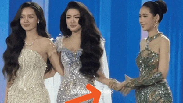 Sáng tỏ khoảnh khắc Á hậu né tay Hoa hậu Phương Oanh ngay trên sân khấu kenhtingame com thumb sang to khoanh khac a hau ne tay hoa hau phuong oanh ngay tren san khau c17f1775199845698 940w