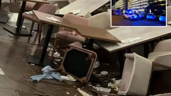 Sập sàn phòng ăn tại một khách sạn nổi tiếng, 150 người được sơ tán kenhtingame com thumb sap san phong an tai mot khach san noi tieng 150 nguoi duoc so tan a1e41775870535421 940w