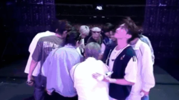 SEVENTEEN tái ký lần 2, được gọi là "điều kì diệu của showbiz" kenhtingame com thumb seventeen tai ky lan 2 duoc goi la quot dieu ki dieu cua showbiz quot 4f0d1775470812947 940w