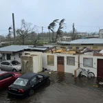 Siêu bão mạnh nhất hành tinh Sinlaku gây thiệt hại diện rộng: Lật úp ô tô, bật gốc cây cối và thổi bay nhiều mái nhà kenhtingame com thumb sieu bao manh nhat hanh tinh sinlaku gay thiet hai dien rong lat up o to bat goc cay coi va thoi bay nhieu mai nha d2eb1776314881815 940w