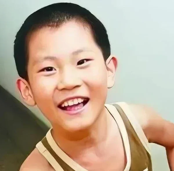 Thần đồng học xong tiểu học trong 2 ngày, 10 tuổi lên đại học nhưng bỏ ngang vì quá dễ: Cuộc đời hiện tại khác xa hình dung kenhtingame com thumb than dong hoc xong tieu hoc trong 2 ngay 10 tuoi len dai hoc nhung bo ngang vi qua de cuoc doi hien tai khac xa hinh dung 8efd1775733021314 940w