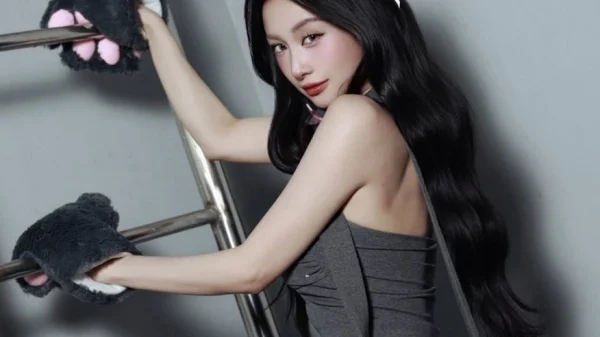 Thánh nữ làng game gây "chấn động" khi tung bộ ảnh tự nhận "hóa thú" kenhtingame com thumb thanh nu lang game gay quot chan dong quot khi tung bo anh tu nhan quot hoa thu quot d1d81776240425494 940w