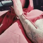 Thiên hạ đệ nhất yêu vợ gọi tên Justin Bieber, tuyên bố công khai: "Em yêu, anh yêu em. Bài hát này dành cho em!" kenhtingame com thumb thien ha de nhat yeu vo goi ten justin bieber tuyen bo cong khai quot em yeu anh yeu em bai hat nay danh cho em quot cde11776604460127 940w