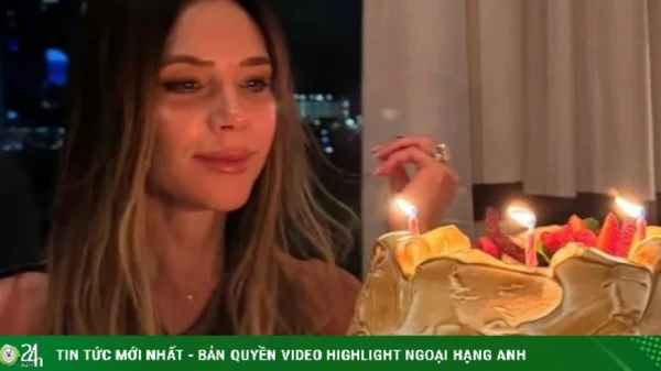 Tiệc sinh nhật 52 tuổi nhiều cảm xúc của Victoria Beckham kenhtingame com thumb tiec sinh nhat 52 tuoi nhieu cam xuc cua victoria beckham 44f11776593233297 940w