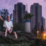 Tro tàn và ký ức: Một gia đình trở lại hiện trường vụ cháy chung cư tồi tệ nhất ở Hồng Kông (Trung Quốc) trong nhiều thập kỷ kenhtingame com thumb tro tan va ky uc mot gia dinh tro lai hien truong vu chay chung cu toi te nhat o hong kong trung quoc trong nhieu thap ky 6e891777466946394 940w