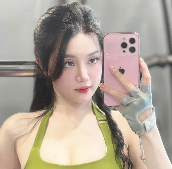 Trực tiếp thị uy sức mạnh, nữ gymer khiến triệu anh em đồng loạt "quay xe" kenhtingame com thumb truc tiep thi uy suc manh nu gymer khien trieu anh em dong loat quot quay xe quot ba871776860850534 940w