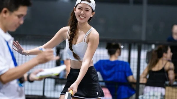 Từ "thị phi" Pickleball đến màn lột xác, Em Kim "phủ sóng" danh tiếng cùng bạn bè quốc tế kenhtingame com thumb tu quot thi phi quot pickleball den man lot xac em kim quot phu song quot danh tieng cung ban be quoc te 08601776351335369 940w