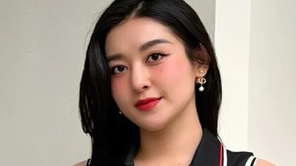 Từ vụ Á hậu Huyền My pass lại đôi giày hiệu cũ, nghĩ gì về chuyện nghệ sĩ thanh lý quần áo mặc rồi kenhtingame com thumb tu vu a hau huyen my pass lai doi giay hieu cu nghi gi ve chuyen nghe si thanh ly quan ao mac roi 2bd01775636427652 940w