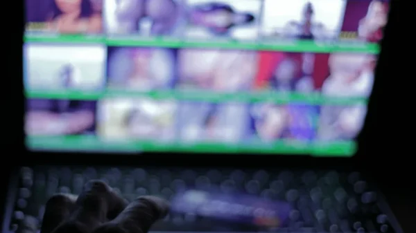 Tưởng "xem vụng" web đen là không ai biết? 7 dấu hiệu smartphone "biến chất" tố cáo bạn đã lọt vào tầm ngắm của hacker! kenhtingame com thumb tuong quot xem vung quot web den la khong ai biet 7 dau hieu smartphone quot bien chat quot to cao ban da lot vao tam ngam cua hacker ac231776230376075 940w