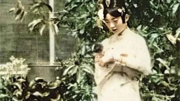 Uyển Dung bị Phổ Nghi nhốt vào "chuồng heo" suốt 10 năm, câu nói lúc được cứu ra khiến ai nấy đều xót xa kenhtingame com thumb uyen dung bi pho nghi nhot vao quot chuong heo quot suot 10 nam cau noi luc duoc cuu ra khien ai nay deu xot xa 7b991776850700536 940w