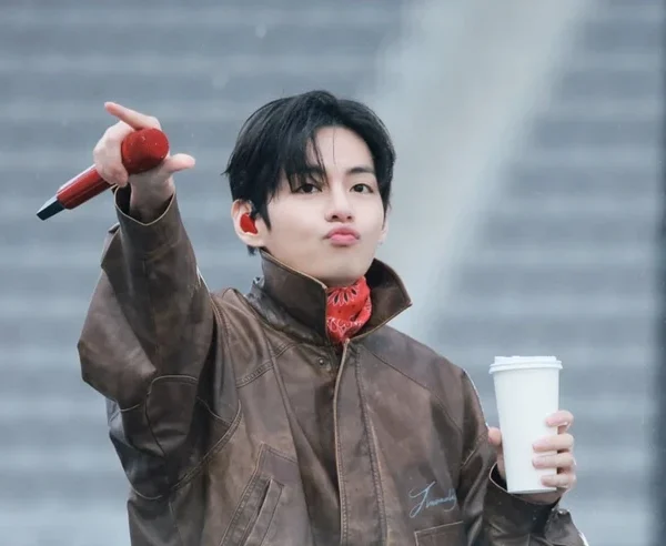 V (BTS) nhảy rào khiến dân tình hốt hoảng kenhtingame com thumb v bts nhay rao khien dan tinh hot hoang c5fd1775913024386 940w