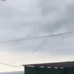 Vòi rồng cuốn thuyền đạp nước bay 15m ở bãi biển, du khách hoảng loạn bỏ chạy kenhtingame com thumb voi rong cuon thuyen dap nuoc bay 15m o bai bien du khach hoang loan bo chay c3441776147618648 940w