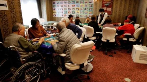 Xuất hiện viện dưỡng lão cho phép các cụ chơi bài, chơi máy đánh bạc: Trước khi chơi phải tập thể dục kenhtingame com thumb xuat hien vien duong lao cho phep cac cu choi bai choi may danh bac truoc khi choi phai tap the duc 463d1776173701850 940w