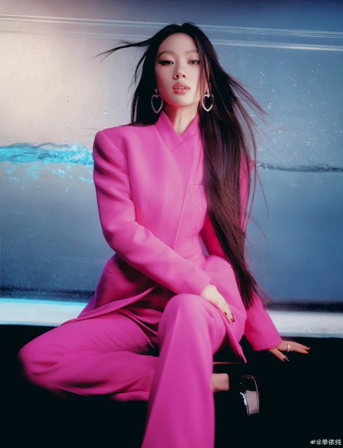 Tiểu Vương Phi liên tục xin lỗi đàn anh vì Lý Bạch