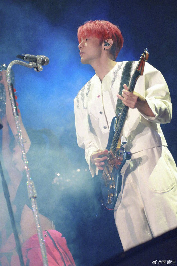 Tiểu Vương Phi liên tục xin lỗi đàn anh vì Lý Bạch