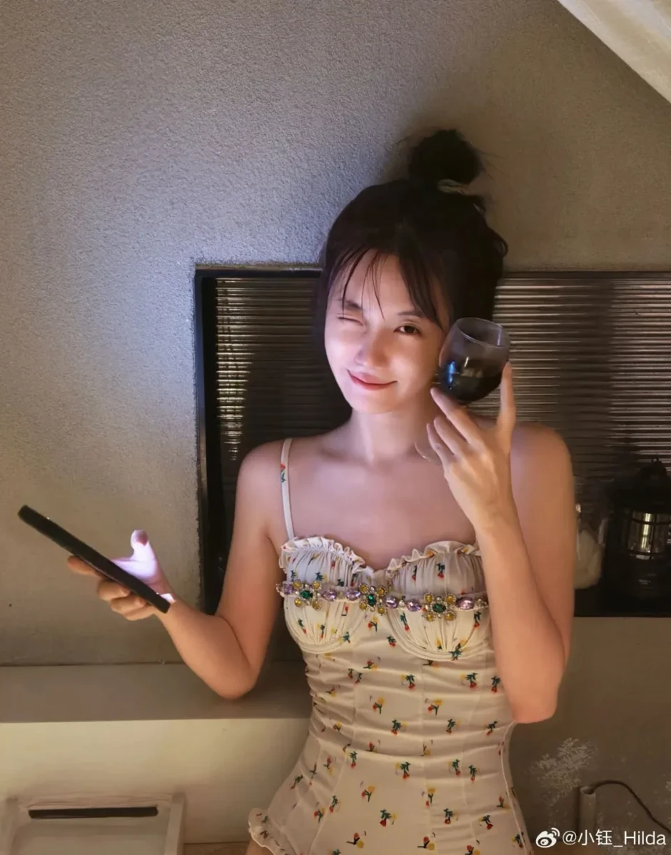 Tình trạng đáng lo của nữ MC danh tiếng làng Esports sau "cú sốc tình cảm"