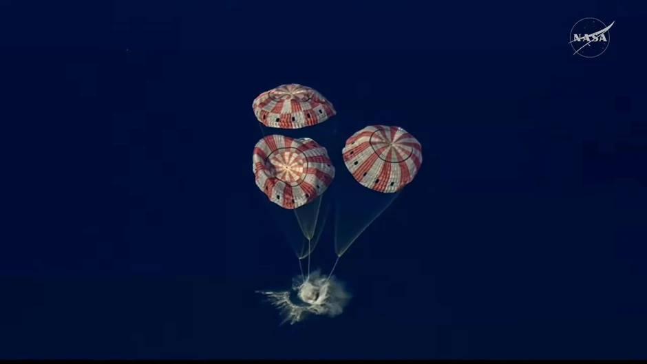 Toàn bộ quá trình vượt “hoả ngục” 2.800 độ C, đổ bộ về Trái đất với vận tốc gấp 35 lần âm thanh của Artemis II Toàn bộ quá trình vượt “hoả ngục” 2.800 độ C, đổ bộ về Trái đất với vận tốc gấp 35 lần âm thanh của Artemis II