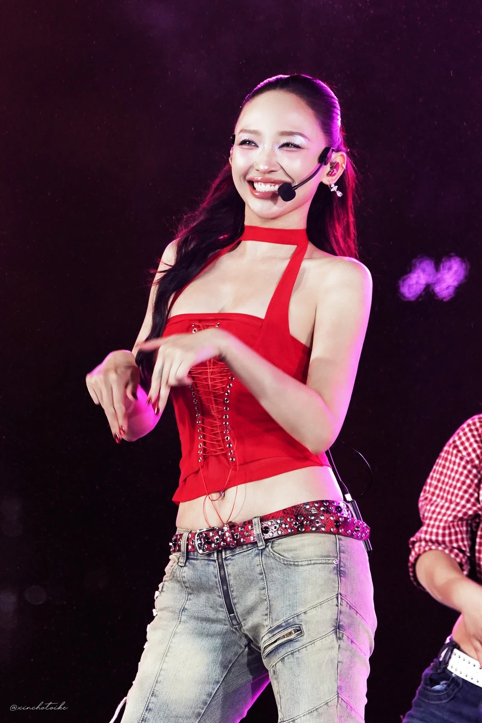 Tóc Tiên đáp trả khi bị nhắc nhở ăn mặc quá hở hang