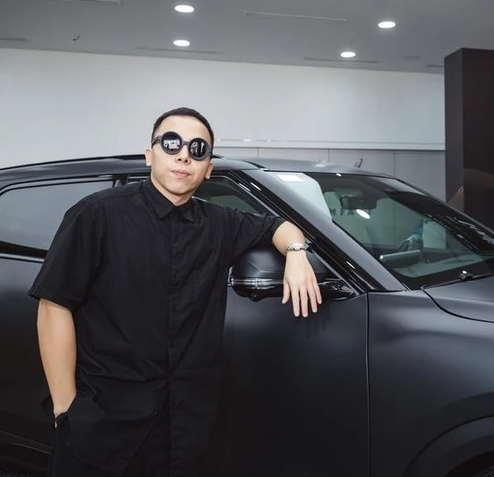 Tóc Tiên lên đồ hở bạo khoe dáng, bị soi vẫn khư khư 1 thứ chung với Touliver