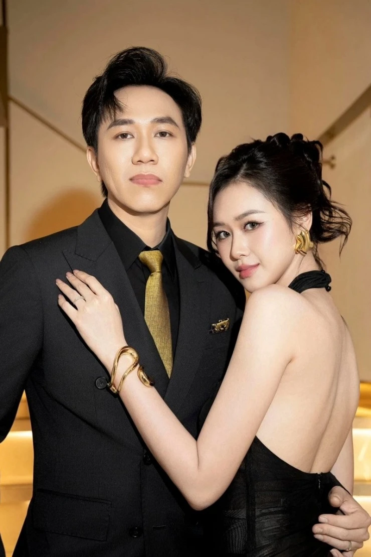 Trác Thúy Miêu bỏ về và loạt sao Việt bị đuổi khéo trên thảm đỏ