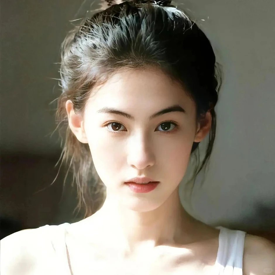 Trần đời hiếm gặp mỹ nhân nào 46 tuổi mà đẹp như thế, biến đàn em xinh như "tiên nữ" đứng cạnh trở thành cái bóng