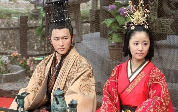 Trần Kiện Phong: Hoàng đế đẹp nhất màn ảnh hết thời Trần Kiện Phong: Hoàng đế đẹp nhất màn ảnh hết thời