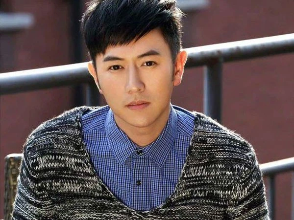 Trần Kiện Phong: Hoàng đế đẹp nhất màn ảnh hết thời Trần Kiện Phong: Hoàng đế đẹp nhất màn ảnh hết thời