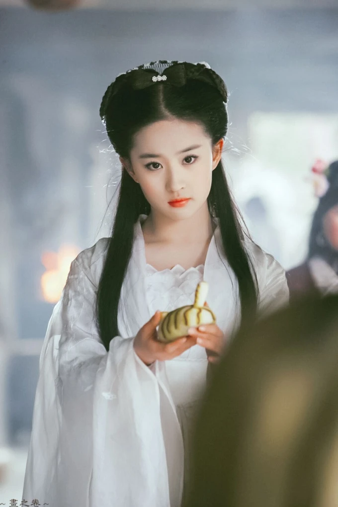 Trên đời có duy nhất 1 người cười hở lợi vẫn đẹp khủng khiếp