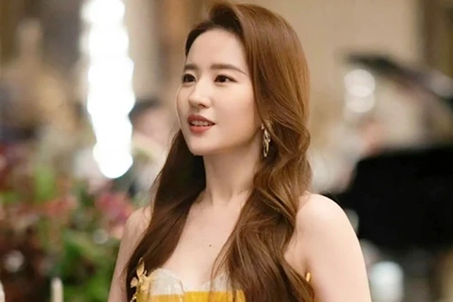 Trên đời có duy nhất 1 người cười hở lợi vẫn đẹp khủng khiếp