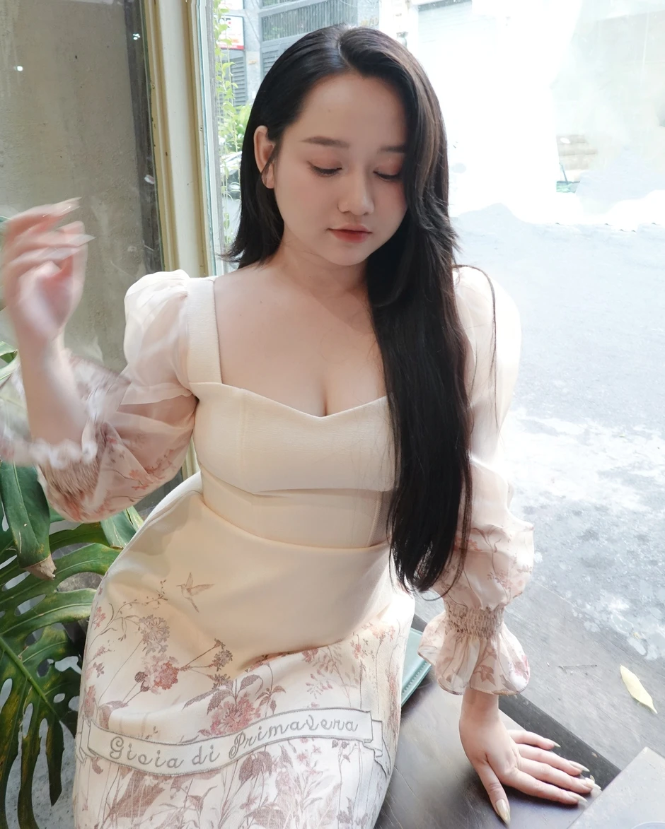 Trúc Anh (Mắt Biếc) đã làm gì với thân hình của mình vậy?