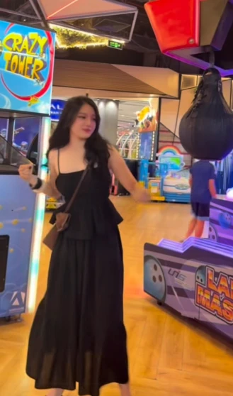 Trực tiếp thị uy sức mạnh, nữ gymer khiến triệu anh em đồng loạt "quay xe"