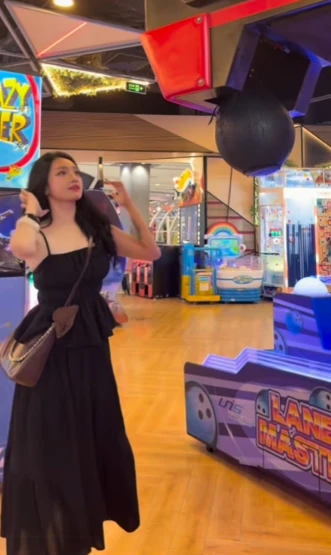 Trực tiếp thị uy sức mạnh, nữ gymer khiến triệu anh em đồng loạt "quay xe"