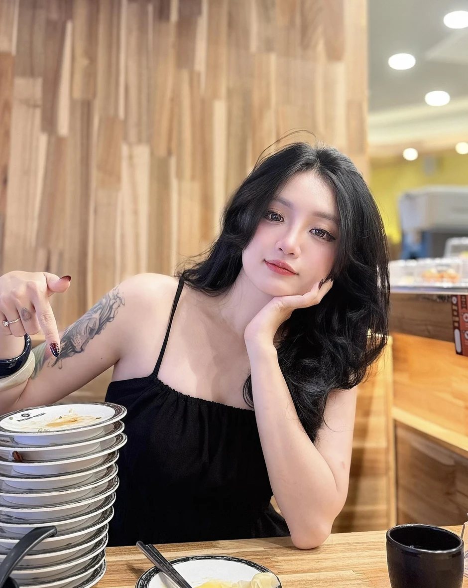 Trực tiếp thị uy sức mạnh, nữ gymer khiến triệu anh em đồng loạt "quay xe"