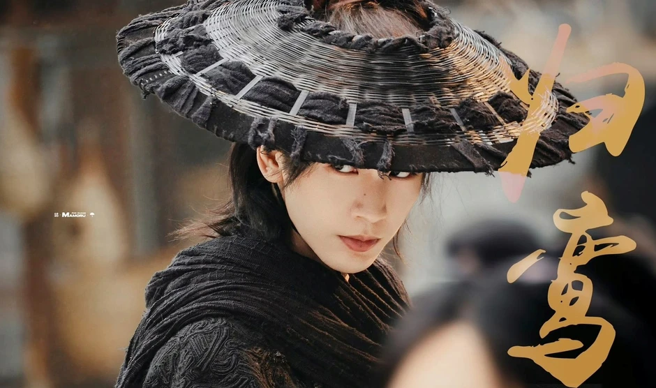 Trương Lăng Hách ngã gục, không thể tự đứng dậy trên phim trường