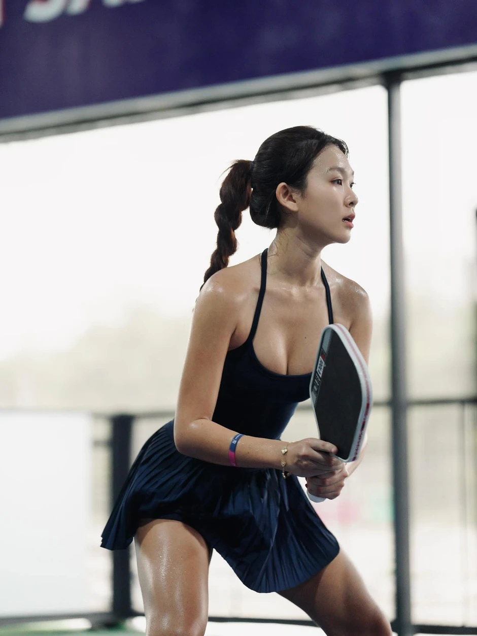 Từ "thị phi" Pickleball đến màn lột xác, Em Kim "phủ sóng" danh tiếng cùng bạn bè quốc tế