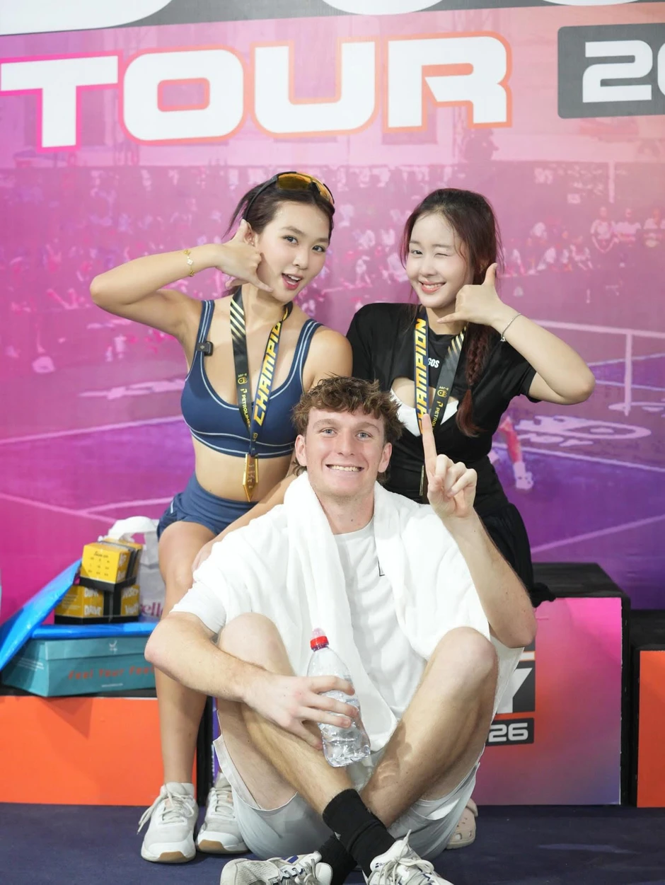 Từ "thị phi" Pickleball đến màn lột xác, Em Kim "phủ sóng" danh tiếng cùng bạn bè quốc tế