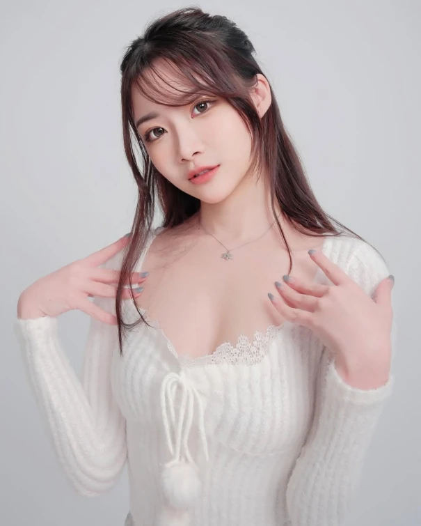 Tự tay phát triển dự án hot girl AI, nữ kỹ sư xinh đẹp bất ngờ nổi như cồn, nhan sắc khiến cộng đồng mạng trầm trồ