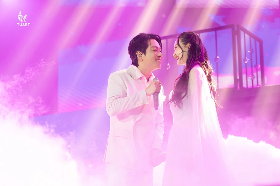 Tuấn Hưng lên tiếng khi Hương Baby bị chê thẩm mỹ quá đà