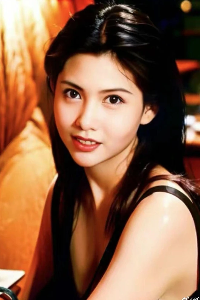 Tuyệt tác 18+ đưa Khâu Thục Trinh trở thành "người tình trong mộng" của cả Hong Kong