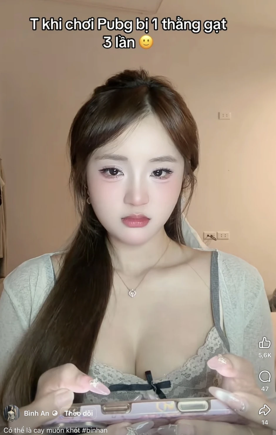 Uất ức tràn màn hình, hot girl Bình An cay cú đến suýt khóc khi chơi PUBG