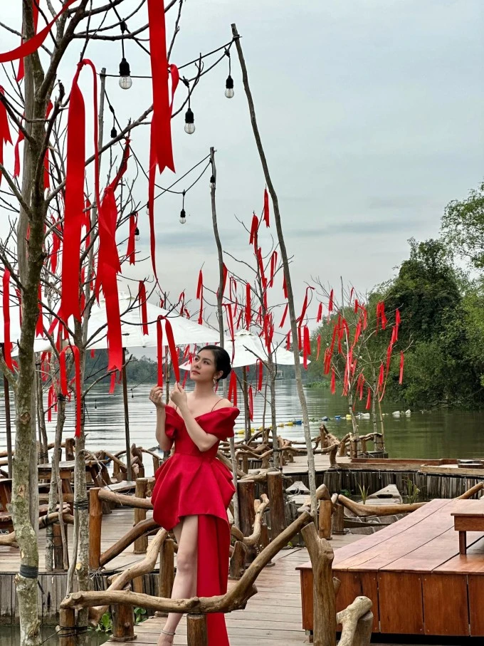 Vân Trang đầu tư hơn chục tỷ đồng xây vườn sinh thái 50.000 m2