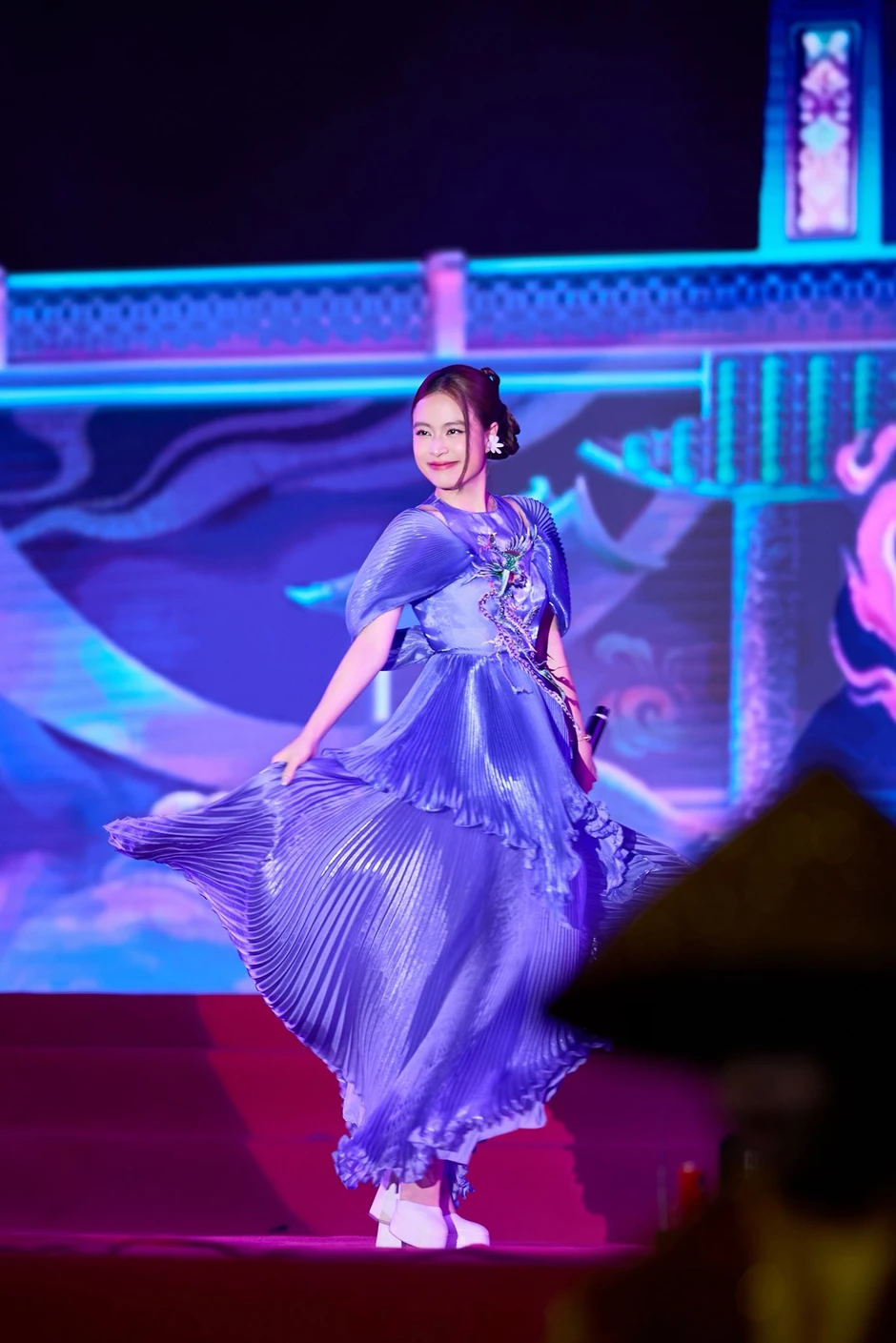 Việt Nam chưa ai làm được như mỹ nhân này: Truyền thông Mỹ khen ngợi, BLACKPINK cũng "đu trend"