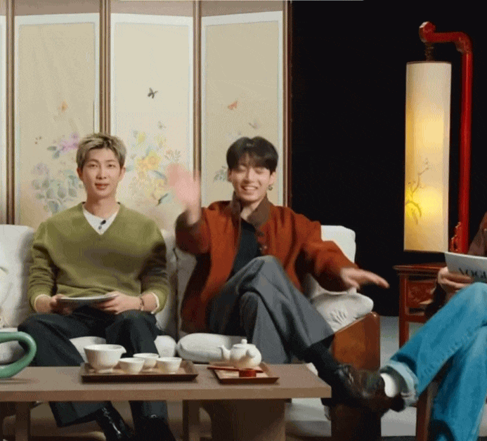 Việt Nam có 1 ca khúc nổi tiếng toàn cầu đạt tỷ lượt xem, khiến G-DRAGON và BTS nhún nhảy theo