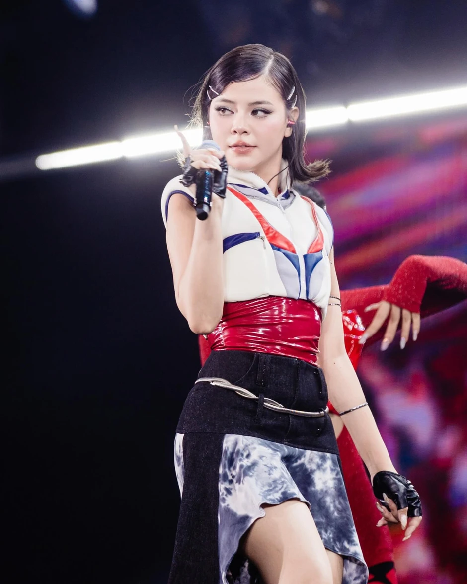 Việt Nam có hit toàn cầu cả loạt idol đu trend, chủ nhân leo thẳng hạng 1 sao nữ Vbiz