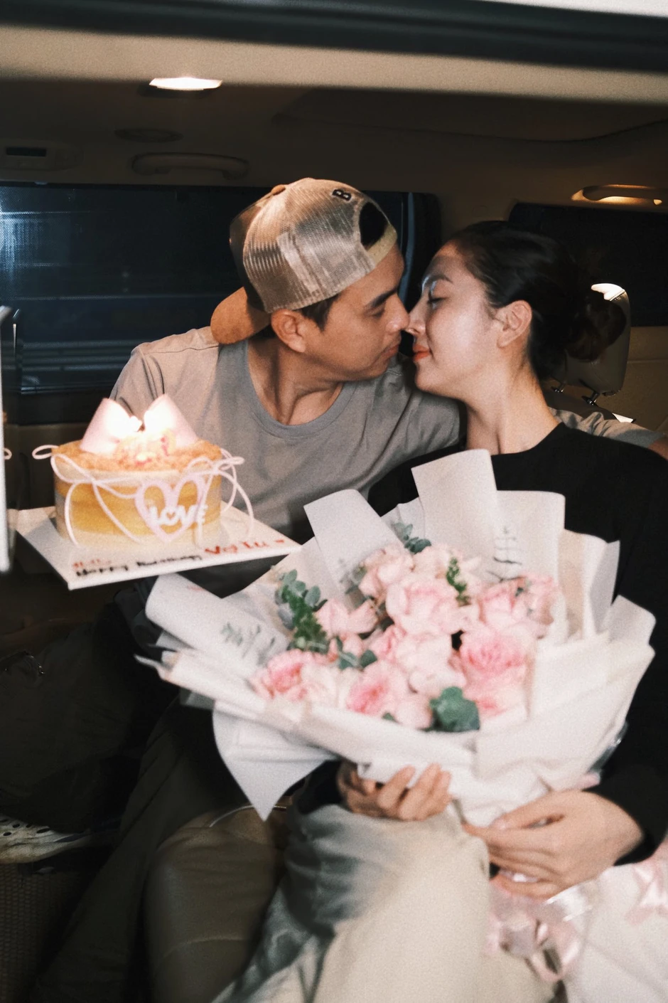 Vợ kém 17 tuổi của Hồ Quang Hiếu đang mang thai con thứ 2?