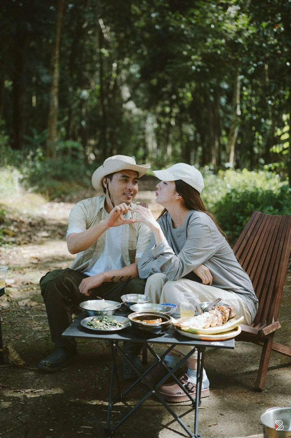 Vợ kém 17 tuổi của Hồ Quang Hiếu đang mang thai con thứ 2?