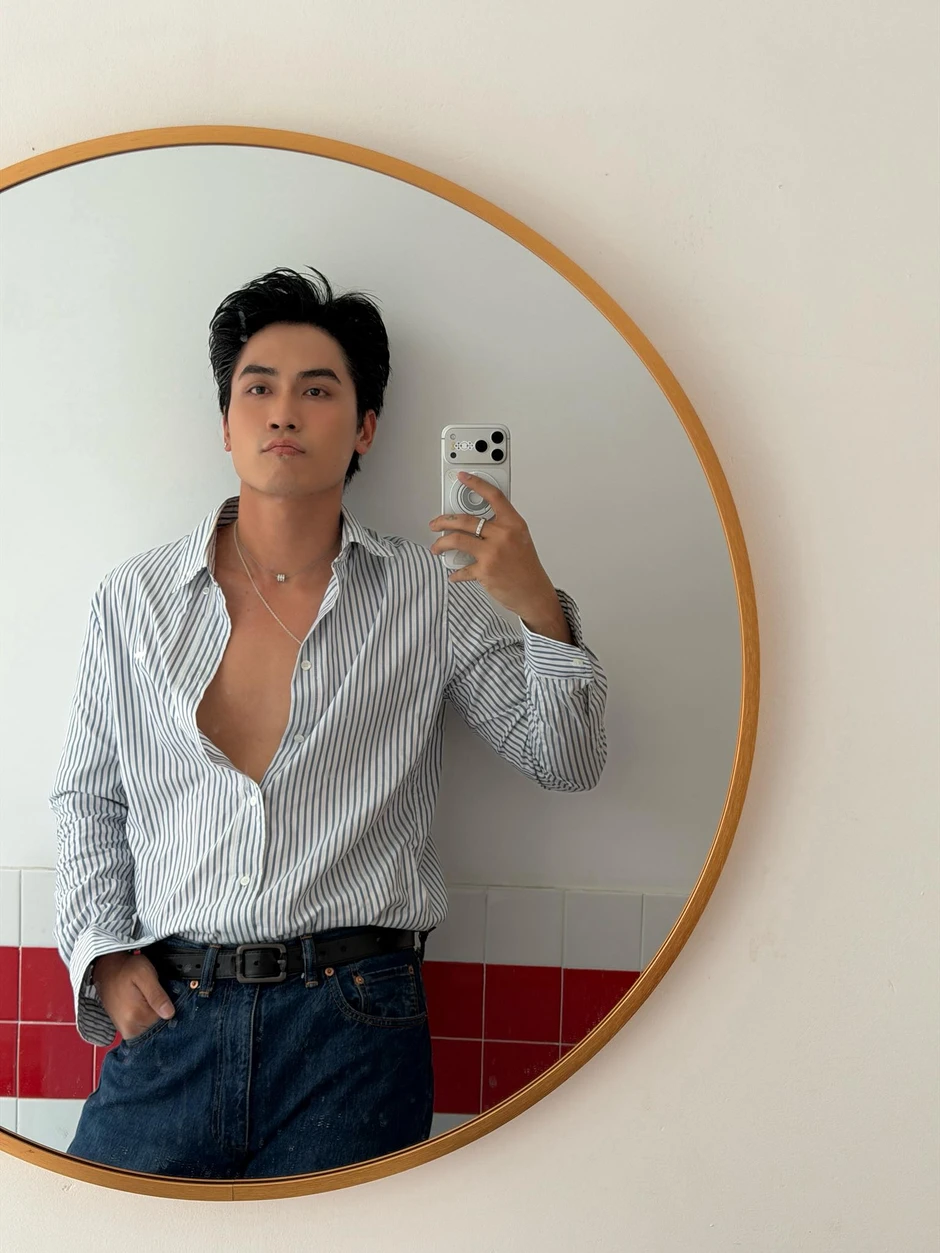 Vừa đính chính xong với Uyển Ân, Võ Điền Gia Huy lại dính tin hẹn hò 1 ca sĩ