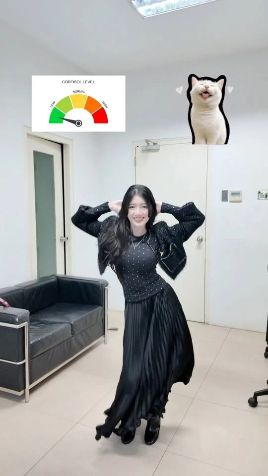 Vừa dùng nhạc Việt, lại còn hát tiếng Việt và nhảy cực quyến rũ, nữ TikToker khiến CDM không khỏi thích thú Vừa dùng nhạc Việt, lại còn hát tiếng Việt và nhảy cực quyến rũ, nữ TikToker khiến CDM không khỏi thích thú