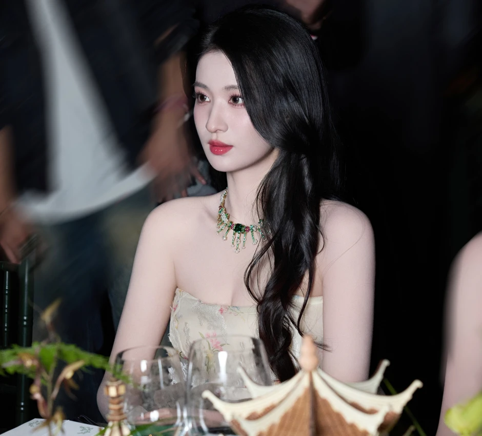 Vương Sở Nhiên bị mắng cũng chẳng khác gì Trương Lăng Hách Vương Sở Nhiên bị mắng cũng chẳng khác gì Trương Lăng Hách